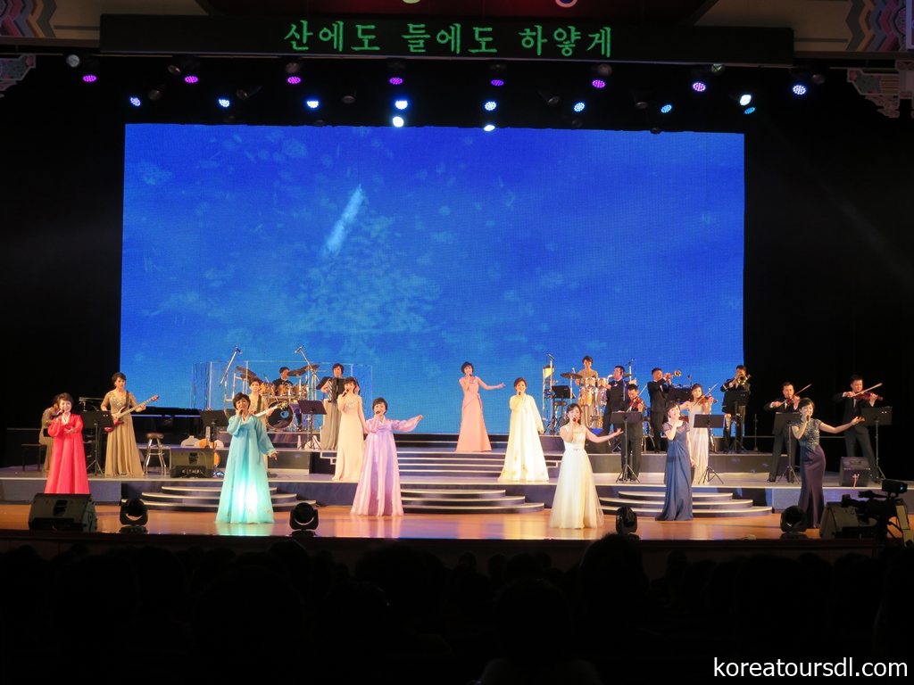 北朝鮮で新しい年を迎える新春公演は必見